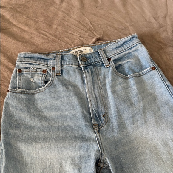 Abercrombie & Fitch Light Blue Ankle Straight High Rise Jeans - Picture 3 of 4